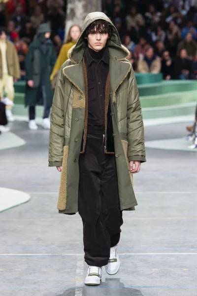Look 13